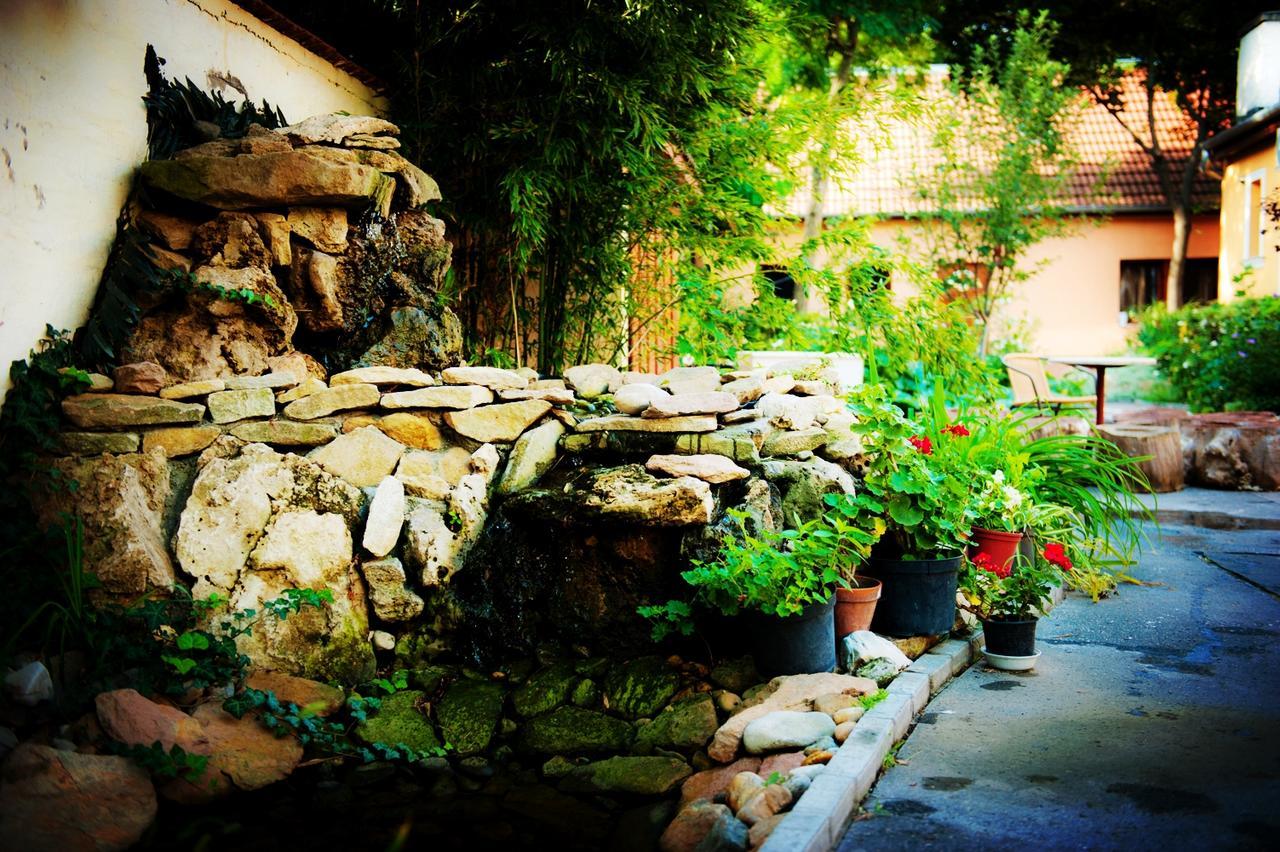 Budapest Garden Hotel Exterior foto
